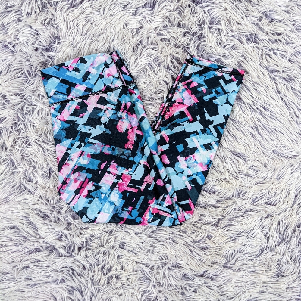 Fabletics Geometric Floral Cropped Leggings